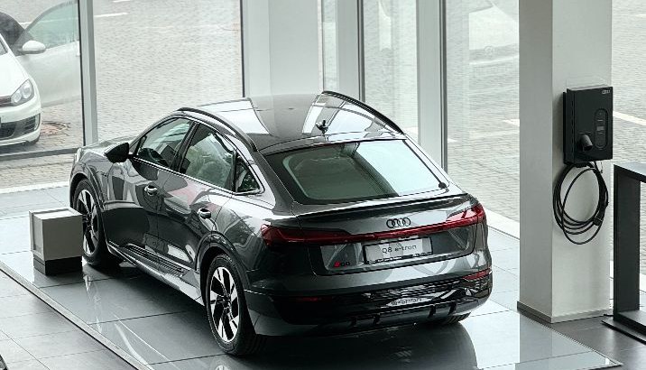 Audi Q8 e-tron SB